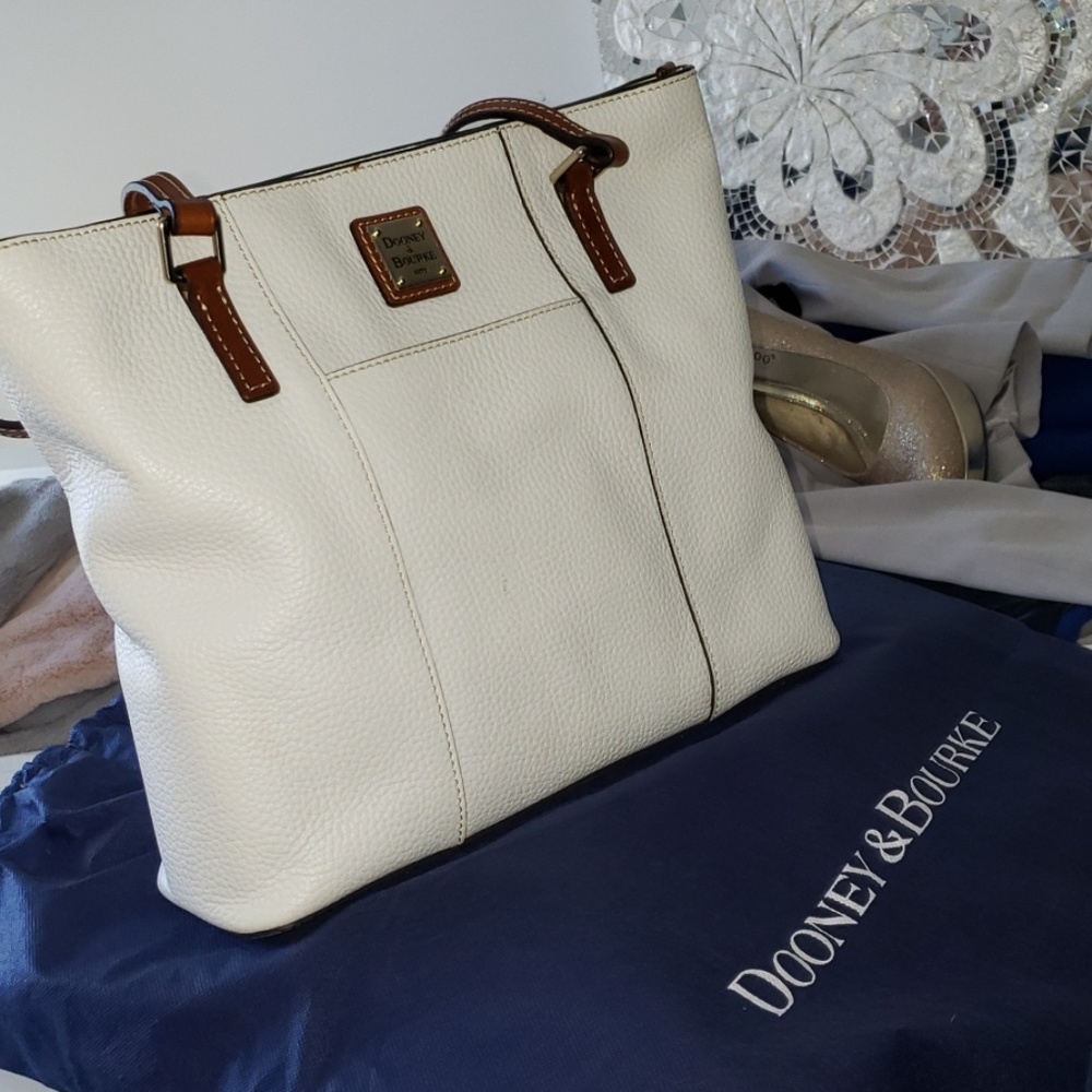 Dooney & Bourke